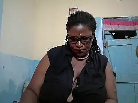 sexy_bigboobss's cam snapshot