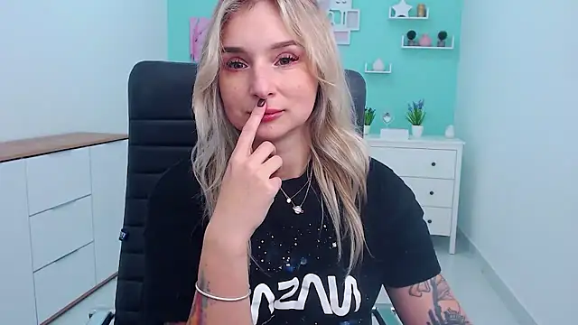 LilFleurish's cam snapshot