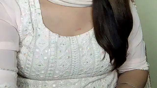 Naina_For_You's cam snapshot