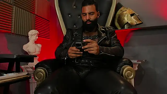 BeardAndrew live sex cam