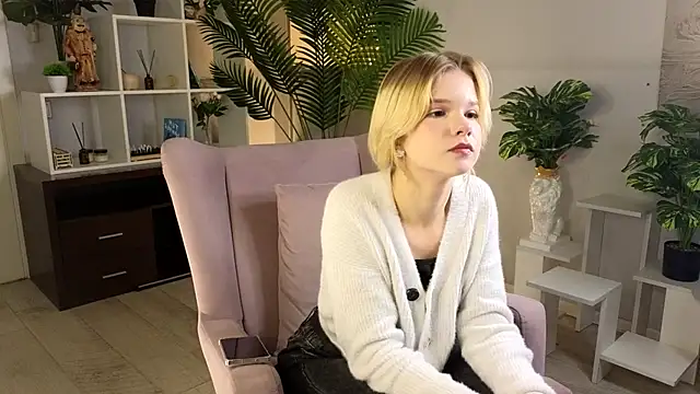 PhillisEsplin's cam snapshot