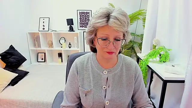 EvelynJoyful's cam snapshot