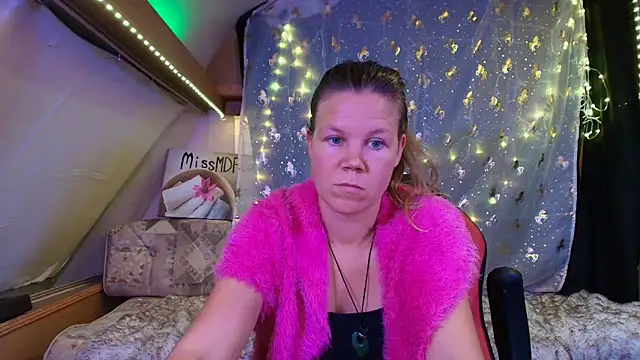 CallMeMaria's cam snapshot