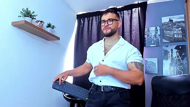 AndrewDiaz live sex cam