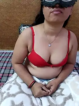 Iampriyaaa15's cam snapshot