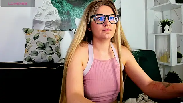 KiraRogers's web cam