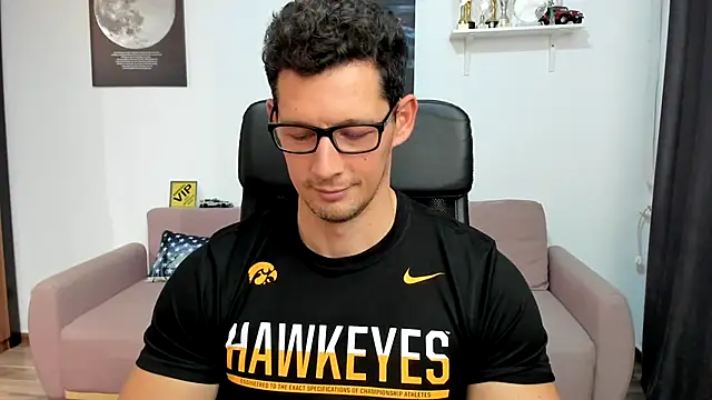 BrutusK08 live sex cam