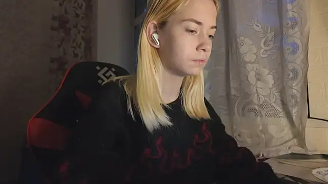 Witching_Moon's cam snapshot