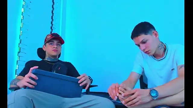 HOT_boy2025's cam snapshot