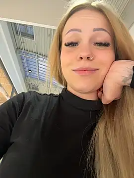 KittyMissyX live sex cam