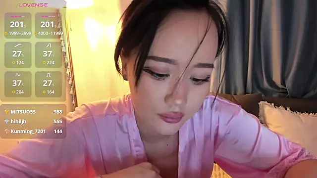 AmiliYan live sex cam