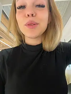 KittyMissyX live sex cam