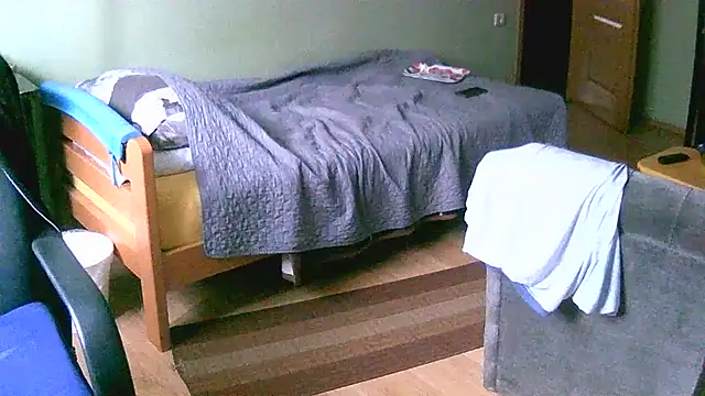 dado-hot12's cam snapshot