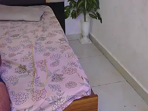 Lovelyy-couple live sex cam