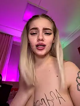 HugeBoobsAlice live sex cam