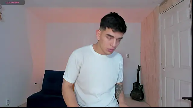 Ares_Johnson live sex cam