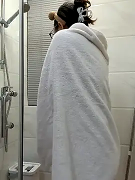 chick-888's cam snapshot