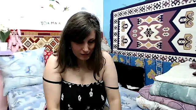 AdelineBlueEyes's cam snapshot