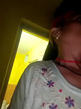 ISHANI-SINGH's cam snapshot