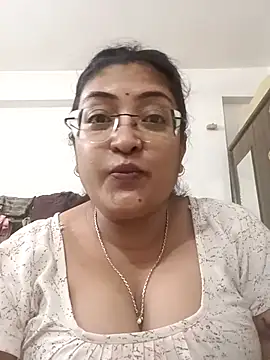 LAVERNIYA_'s cam snapshot