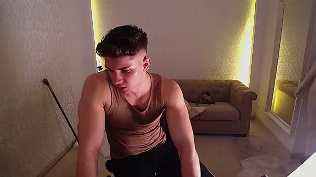 MaxKaiden live sex cam