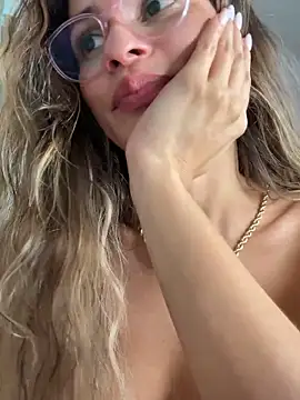 cuteluci_ live sex cam