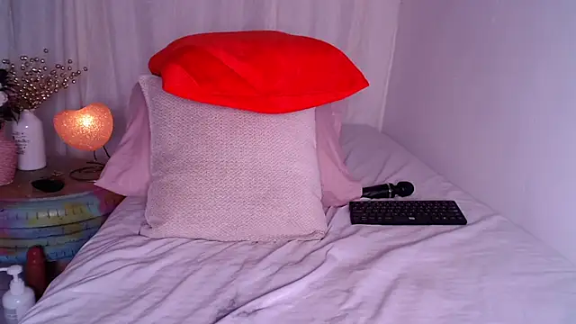 CoralReyes_IH's cam snapshot