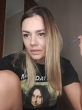 KrissSexi's cam snapshot