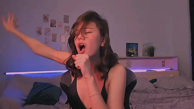 adelle046's cam snapshot