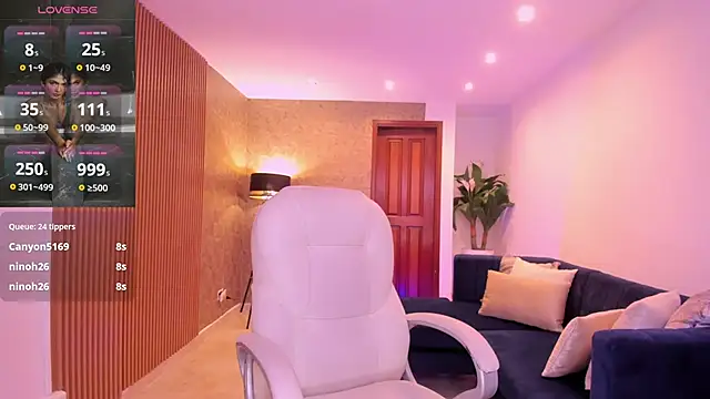 miiaa_evans's cam snapshot