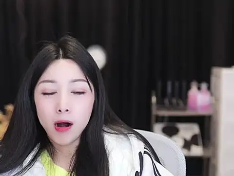 Nuyoah-77 live sex cam