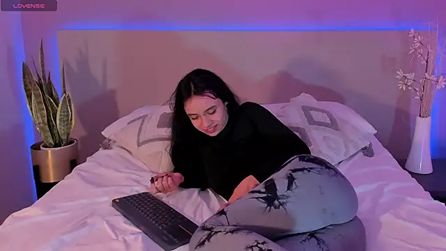 MiissBombom's cam snapshot