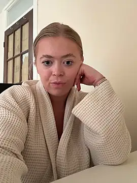 KaylaTrudi's cam snapshot