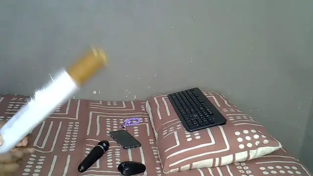 Bellabootie's cam snapshot