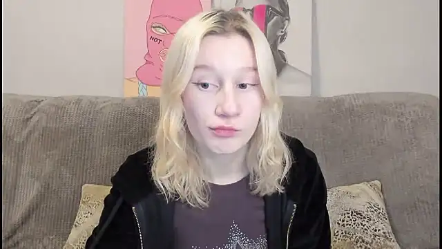 EnigmaSee live sex cam