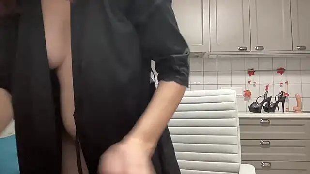 HotyWinter's cam snapshot