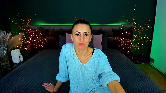 Rebecca_Diamond's cam snapshot