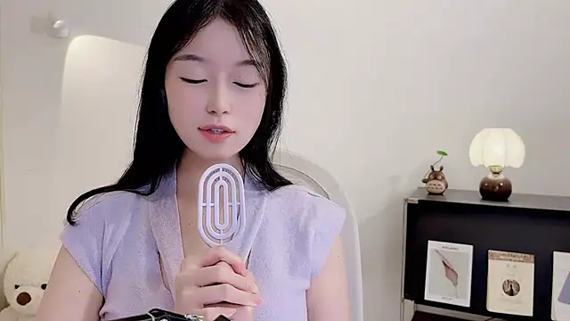 Onechestnut's cam snapshot