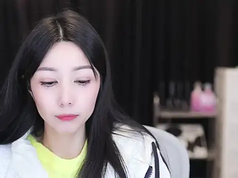 Nuyoah-77 live sex cam