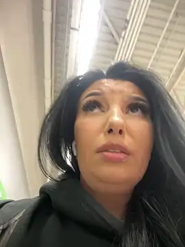 Tisha_Busty live sex cam