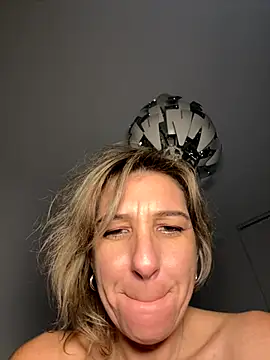 lafeecoquine69's cam snapshot