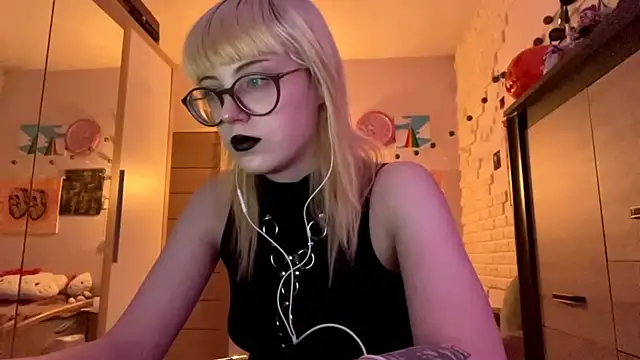 EffacedScan's cam snapshot