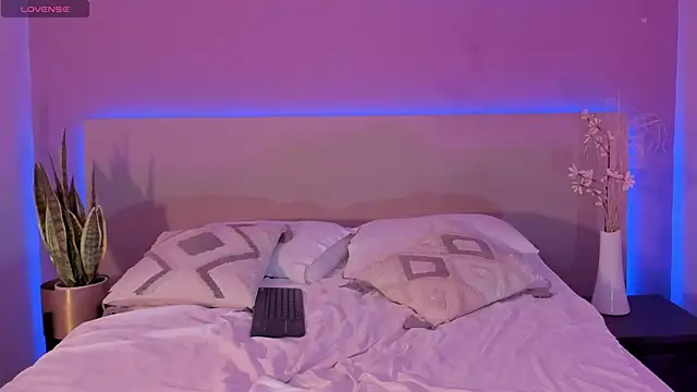 MiissBombom's cam snapshot