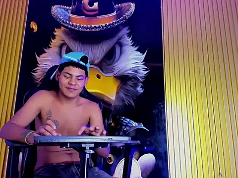 Tommy_bigcock19's cam snapshot