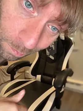 4kUsh2Fashion0's cam snapshot