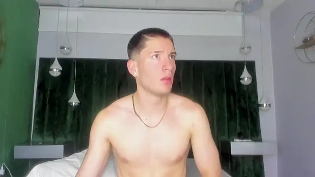 HunterHeat_'s cam snapshot