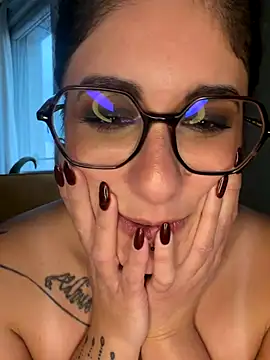 MlleMargaux's cam snapshot