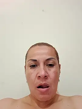 Zaralu_ live sex cam