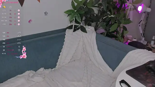 LilyBelll's Stripchat show and profile