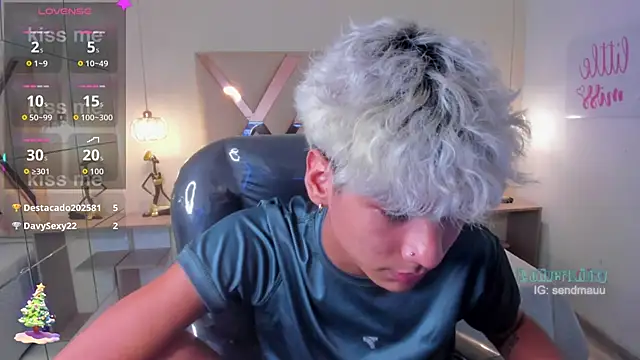 OliverTwinky live sex cam